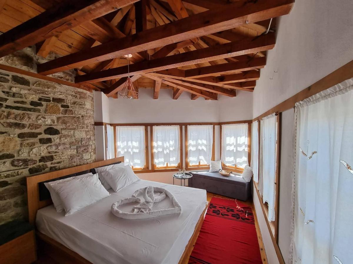The Heart Of The Bazaar Guest House Gjirokastër Esterno foto