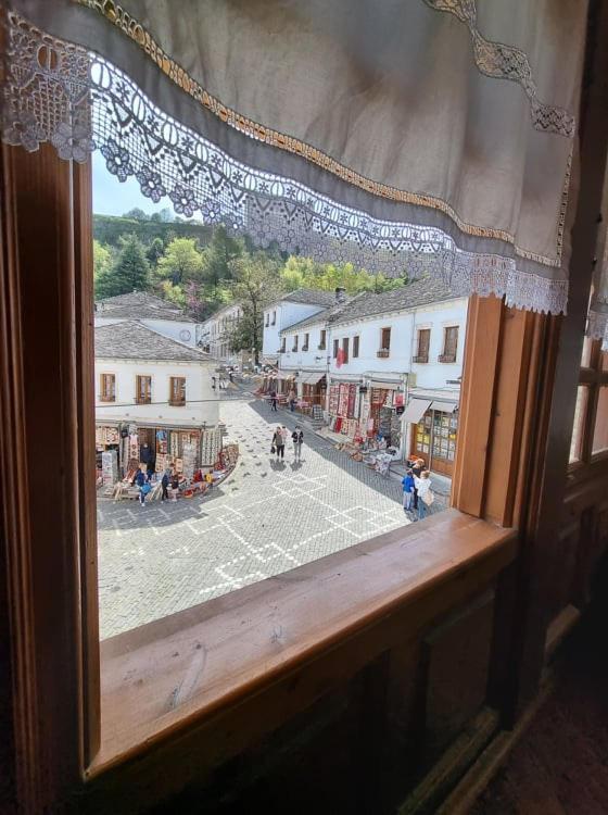 The Heart Of The Bazaar Guest House Gjirokastër Esterno foto