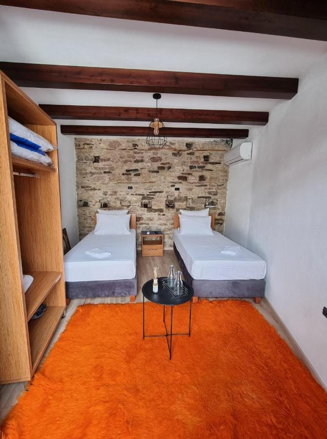 The Heart Of The Bazaar Guest House Gjirokastër Esterno foto