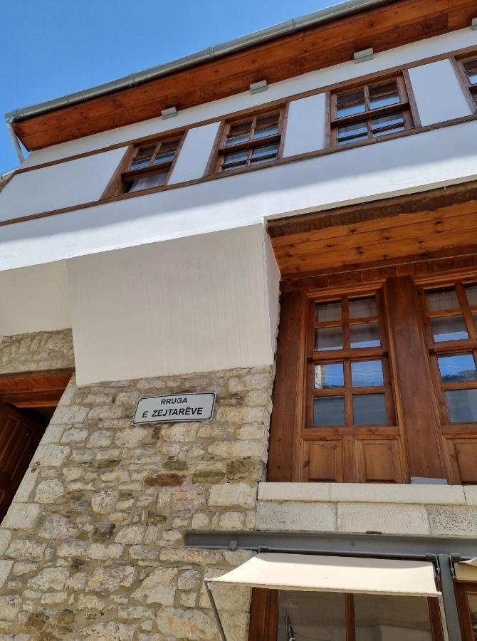 The Heart Of The Bazaar Guest House Gjirokastër Esterno foto
