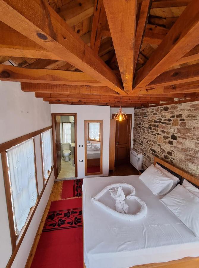 The Heart Of The Bazaar Guest House Gjirokastër Esterno foto
