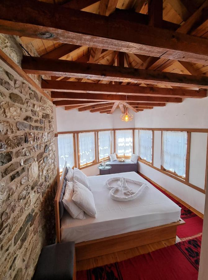 The Heart Of The Bazaar Guest House Gjirokastër Esterno foto