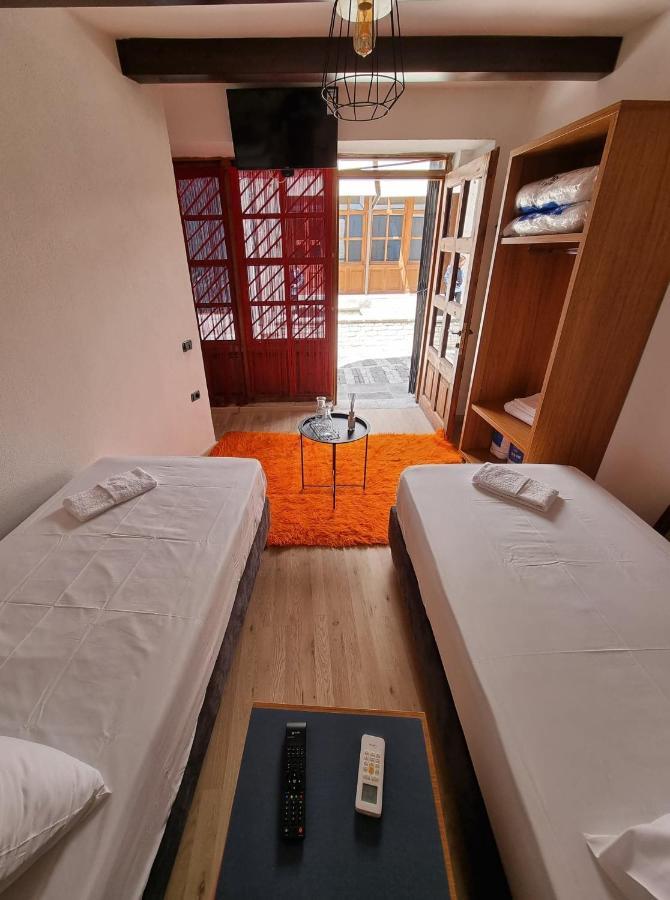 The Heart Of The Bazaar Guest House Gjirokastër Esterno foto