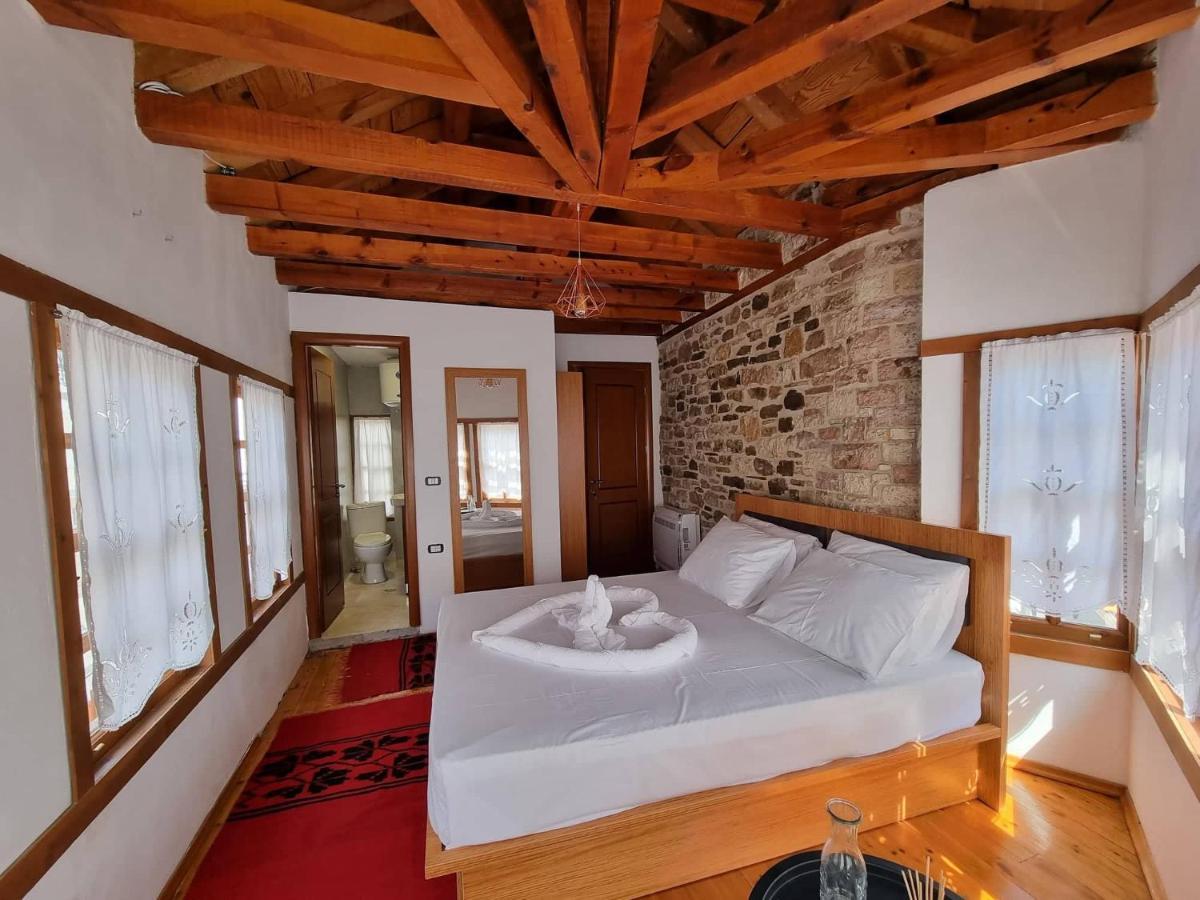 The Heart Of The Bazaar Guest House Gjirokastër Esterno foto