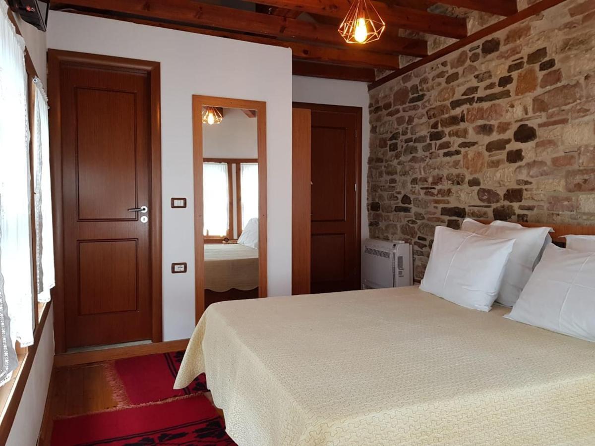 The Heart Of The Bazaar Guest House Gjirokastër Esterno foto